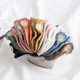 Spring and Summer thin socks women's heel embroidered Daisy women's ankle socks tide socks short cotton shallow mouth invisible socks