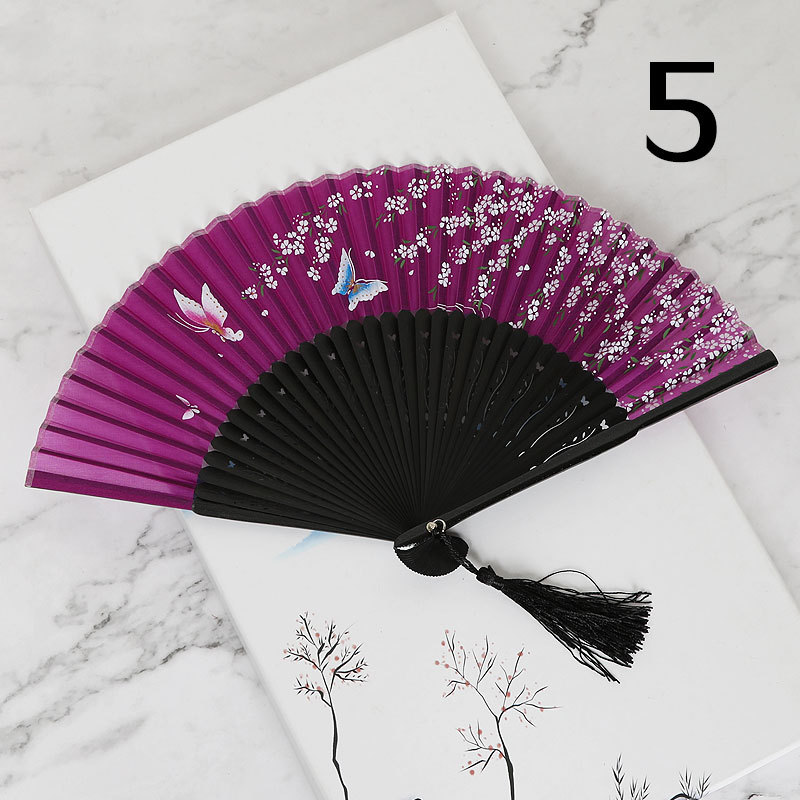 Ventilador plegable de estilo antiguo de seda Ventilador de seda de estilo chino Ventilador de seda de estilo japonés Borde de pintura de estilo japonés plegable pequeño ventilador de mujer al por mayor