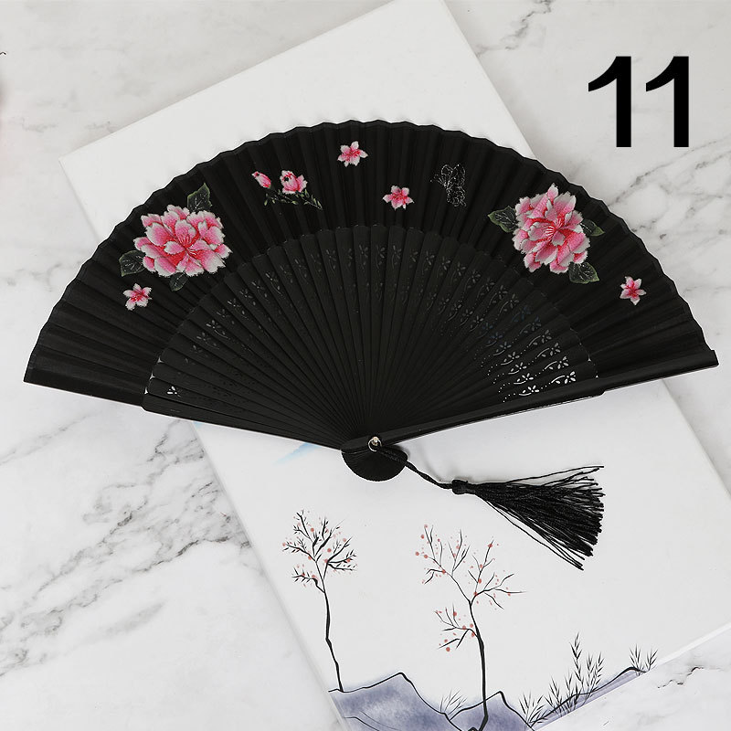 Ventilador plegable de estilo antiguo de seda Ventilador de seda de estilo chino Ventilador de seda de estilo japonés Borde de pintura de estilo japonés plegable pequeño ventilador de mujer al por mayor