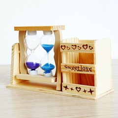 Direct factory shipping, solid wood construction, wooden hourglass pen holder, perfect for friends and classmates' birthday gifts, 4 styles available