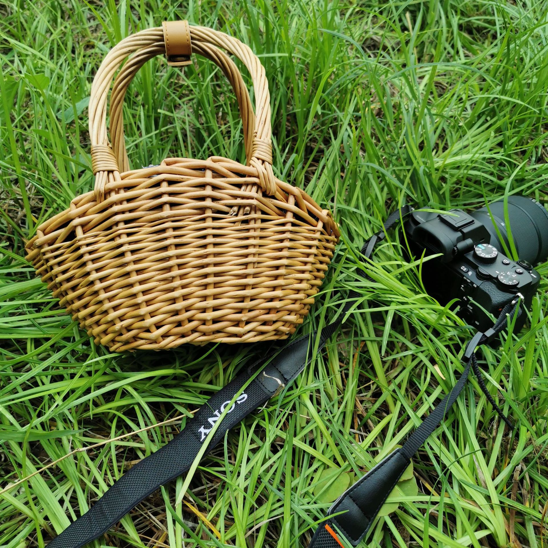 Handmade Rattan Woven Shoulder Bag With Leather Trim And Handle_voghion.com