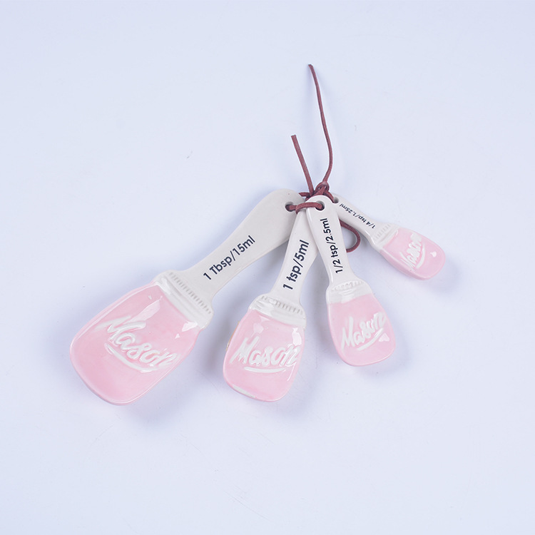 Four-Piece Set of Embossed Letter Ceramic Measuring Spoons European Kitchen Supplies Measuring Cups and Measuring Spoons Produced and Supplied with Drawings and Samples