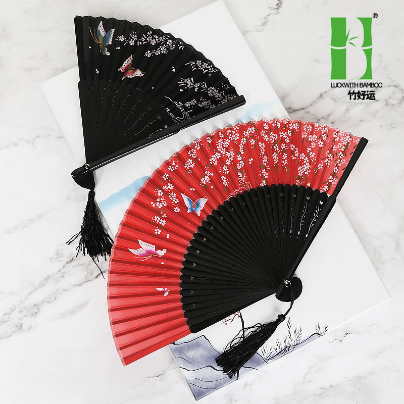 Ventilador plegable de estilo antiguo de seda Ventilador de seda de estilo chino Ventilador de seda de estilo japonés Borde de pintura de estilo japonés plegable pequeño ventilador de mujer al por mayor