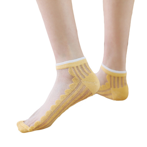 Crystal glass silk socks for women in summer, versatile thin daisy stockings, shallow mouth boat socks, women's invisible short socks, trendy