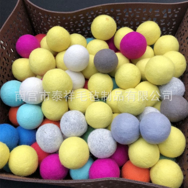 大量供应羊毛球 彩色羊毛球 工业毛毡球 各种颜色大小羊毛球