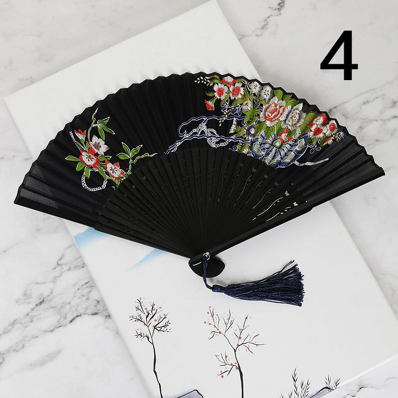 Ventilador plegable de estilo antiguo de seda Ventilador de seda de estilo chino Ventilador de seda de estilo japonés Borde de pintura de estilo japonés plegable pequeño ventilador de mujer al por mayor