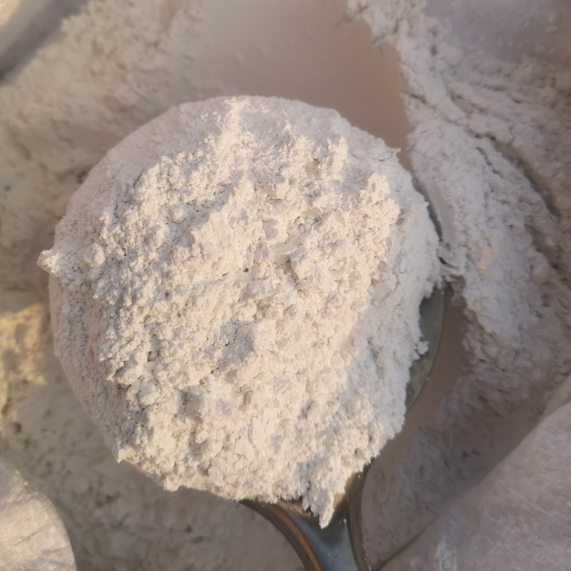 重钙粉重质碳酸钙粉钙粉联合制塑母粒填充橡胶电缆