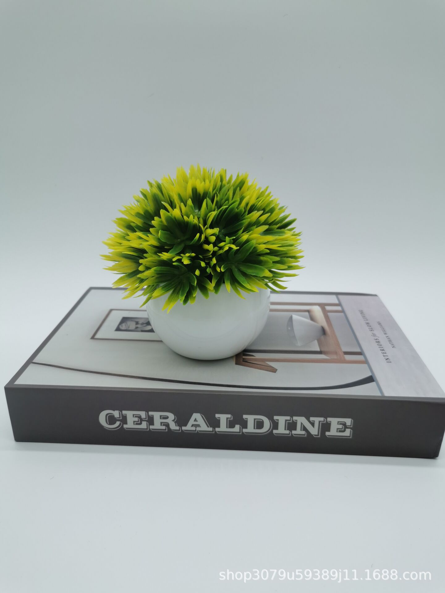 Plantas de simulación, pequeñas plantas verdes frescas, plantas en macetas de hemisferio, decoración de interiores y exteriores, flores falsas de escritorio al por mayor