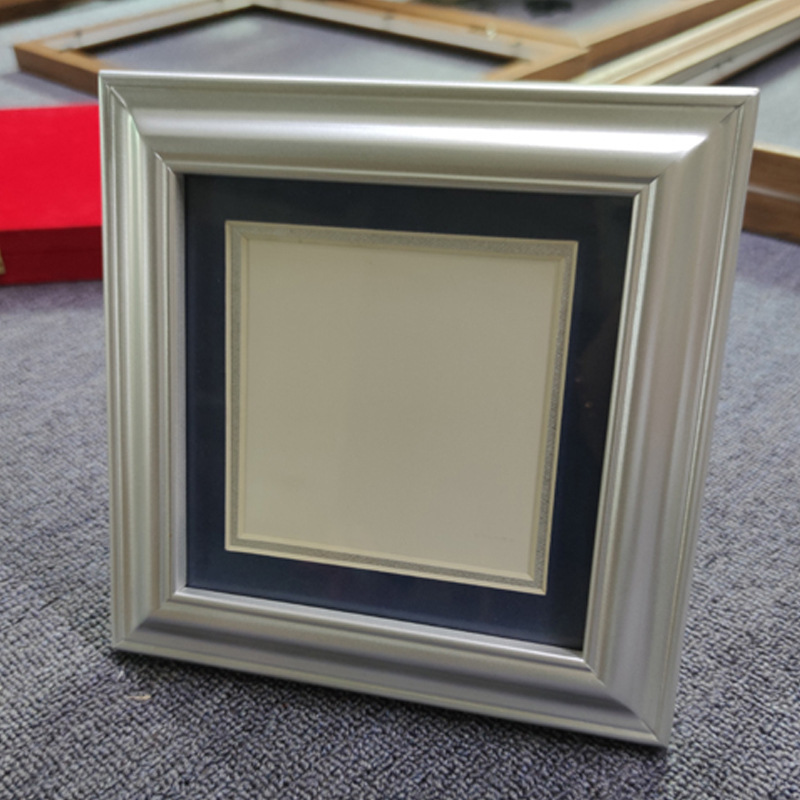 Customized Business Gifts Solid Wood Photo Frame Stereo Handicrafts Hollow Photo Frame Silver Spray Paint Wooden Frame Customized Business Gifts Solid Wood Photo Frame Stereo Handicrafts Hollow Photo Frame Silver Spray Paint Wooden Frame