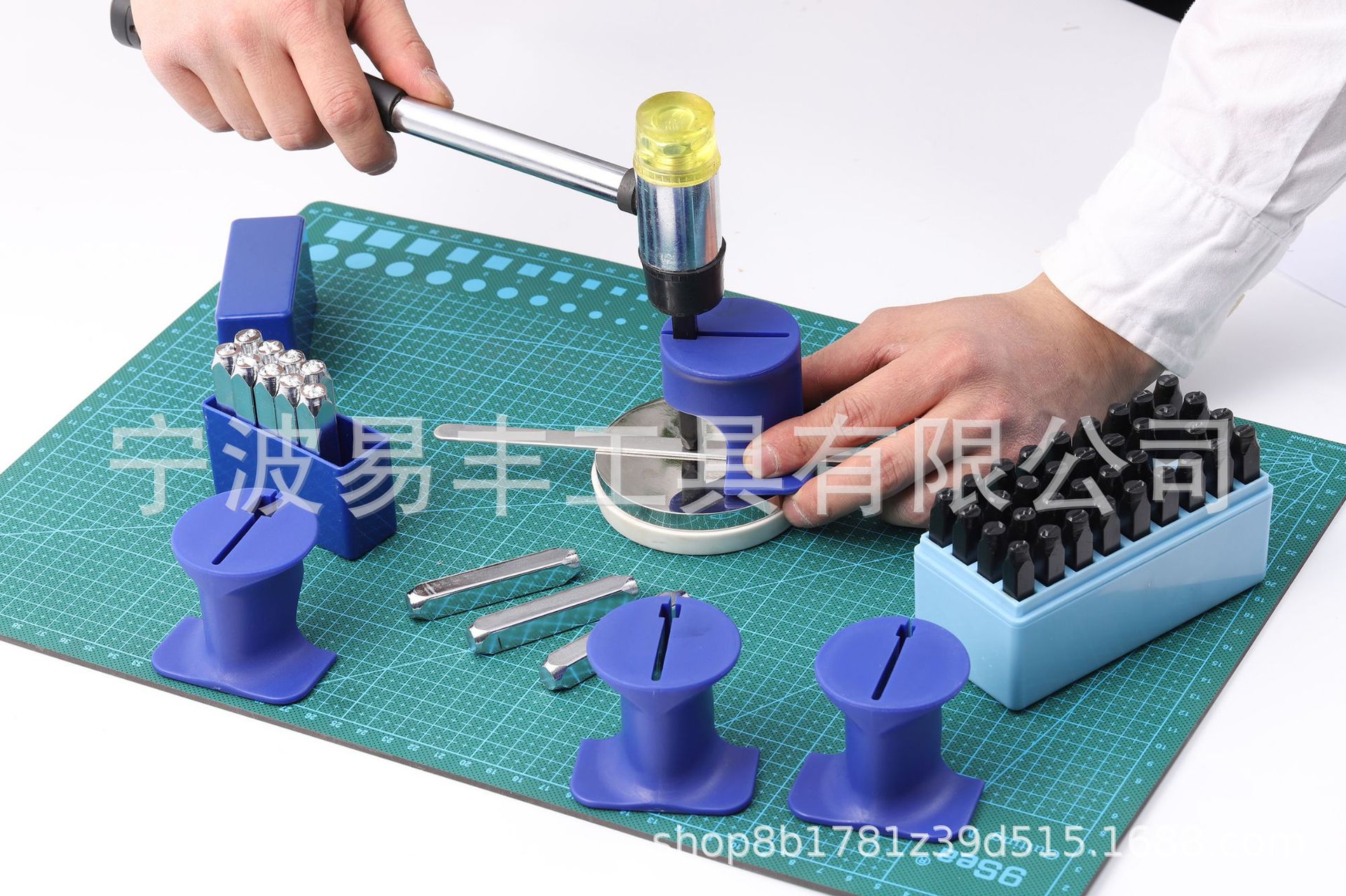 간단한 노킹 금속 스탬핑 지그 핸드 핀치 스탬프 홀더 디지털 스탬프 클램핑 도구