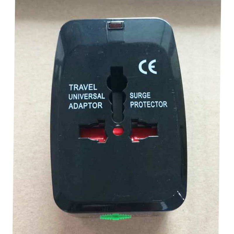 931D黑白色多功能转换插头 2USB出国旅游转换头TRAVEL ADAPTOR