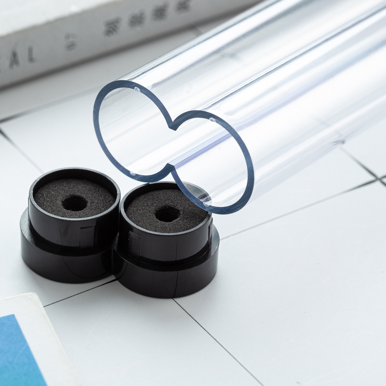 En stock caja de lápiz de plástico caja de papelería cilindro de cristal embalaje de regalo caja de lápiz transparente logotipo imprimible fábrica al por mayor