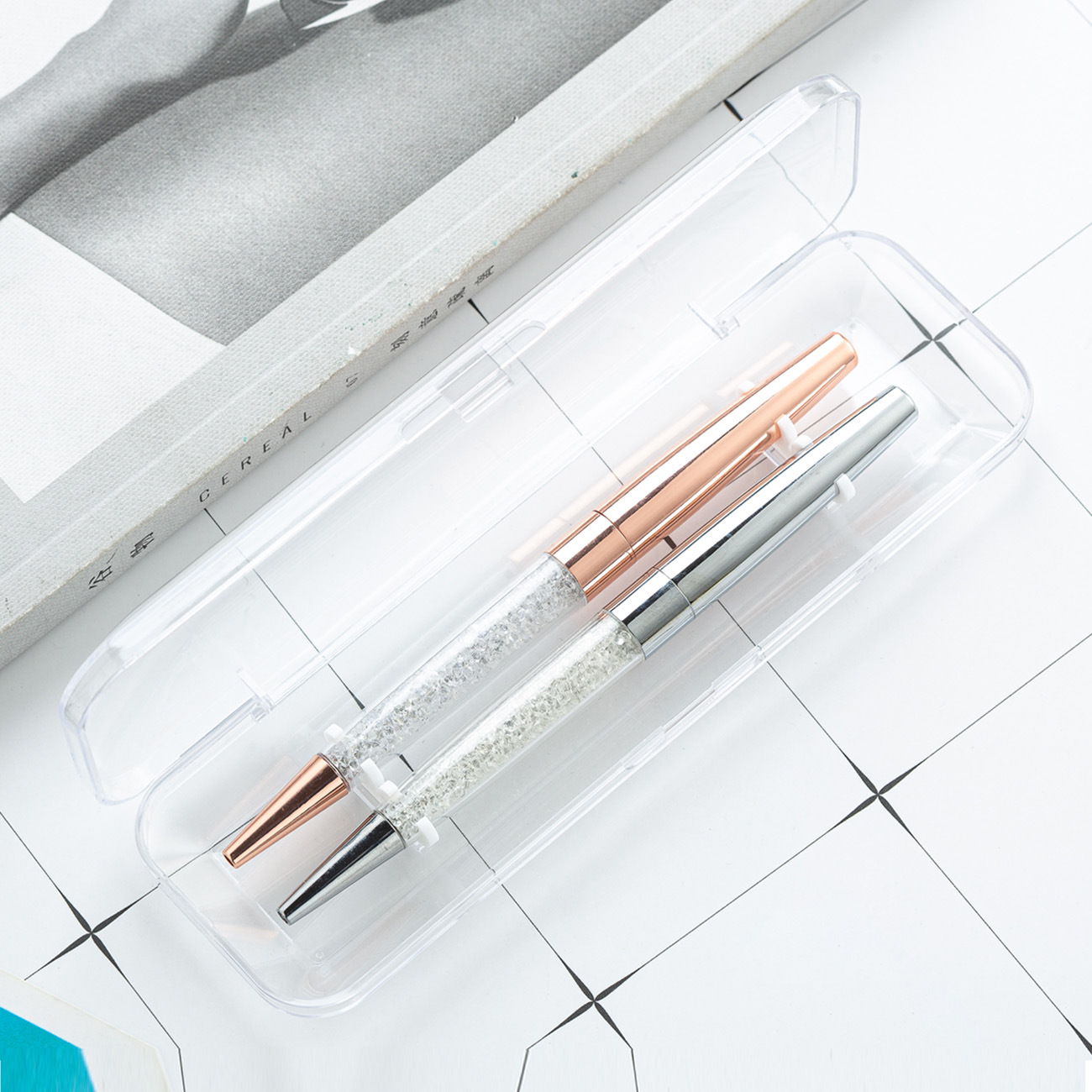 En stock suministro de caja de pluma de cristal transparente caja de pluma de acrílico de plástico caja de pluma de metal Impresión de logotipo