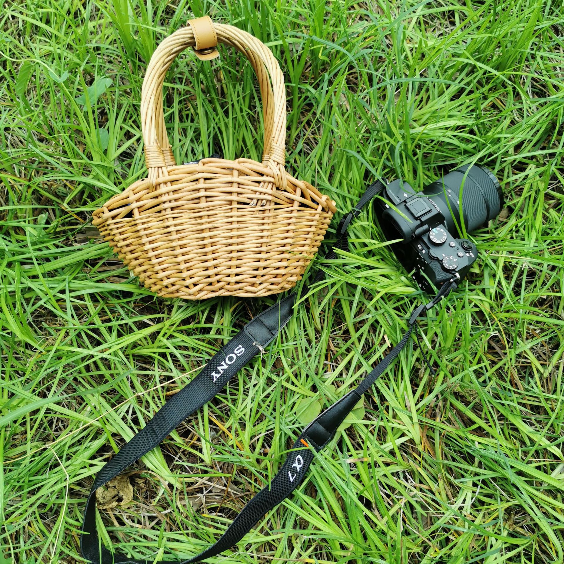 Handmade Rattan Woven Shoulder Bag With Leather Trim And Handle_voghion.com