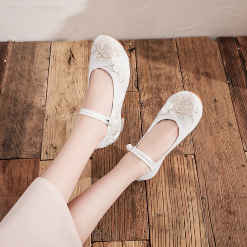 Together 2020 Spring Mid-heeled Ethnic Style Hanfu Shoes Women's Embroidered Shoes Cheongsam Ancient Style Single Shoes Dance Shoes