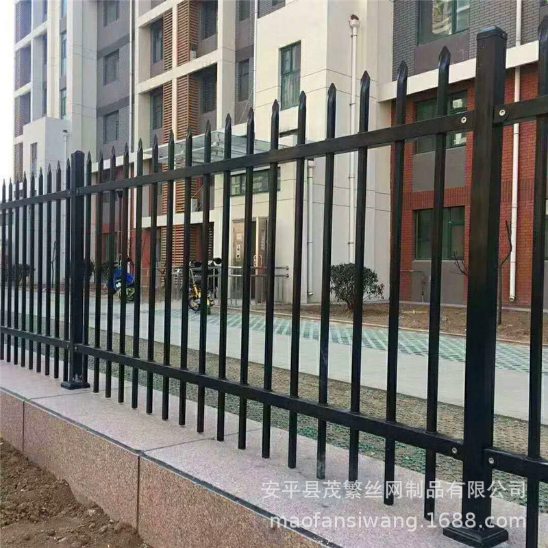 现货庭院围墙护栏 厂区围墙锌钢护栏 异形铁艺防护栏 景区隔离栏