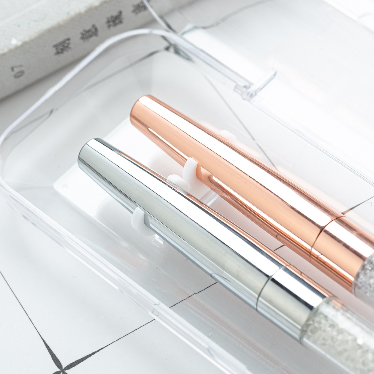 En stock suministro de caja de pluma de cristal transparente caja de pluma de acrílico de plástico caja de pluma de metal Impresión de logotipo