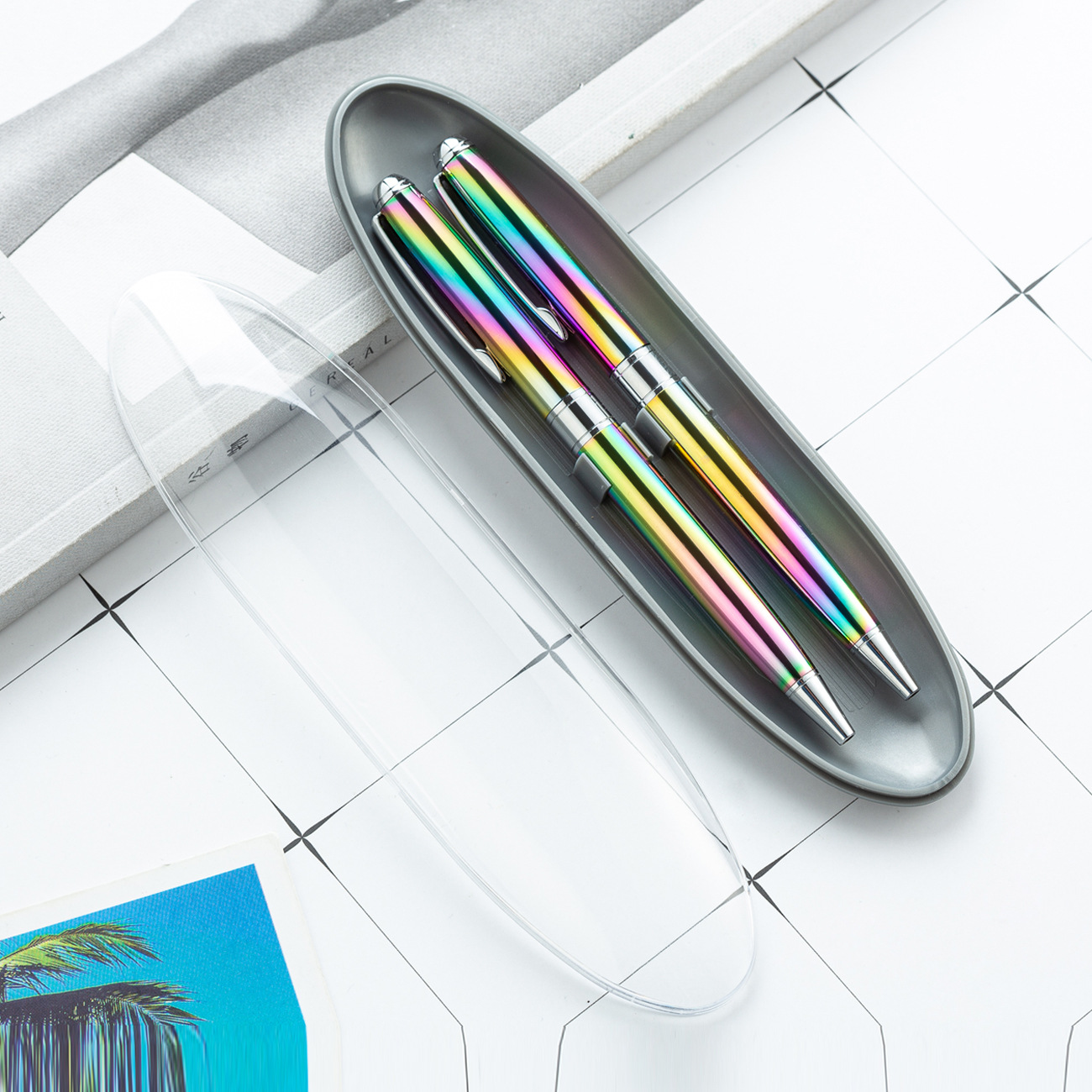 Fábrica al por mayor cabeza redonda de plástico caja de la pluma de embalaje de la pluma de metal Flip caja de papelería logotipo imprimible