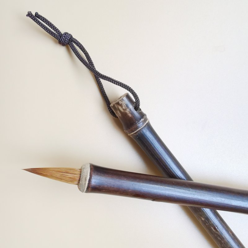 Varilla de bambú Púrpura pequeño cepillo de escritura regular pelo de lobo pelo púrpura pelo mezclado pequeño pelo rojo pelo púrpura no dividido caligrafía y pintura estudiante pincel de escritura