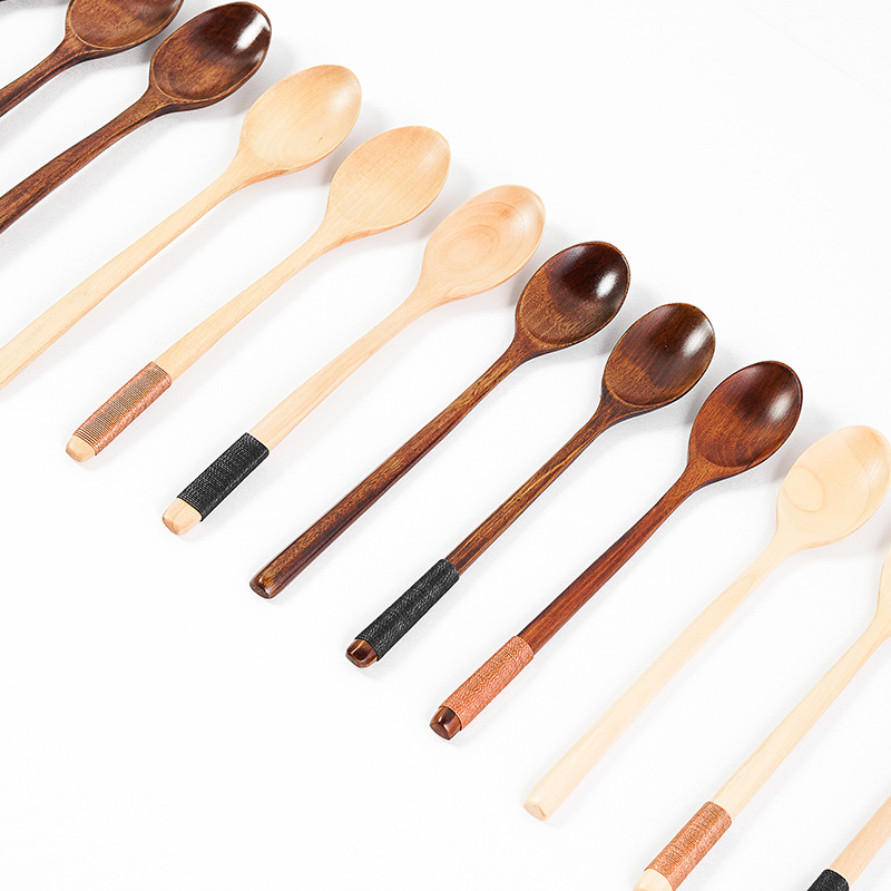 Línea enrollada japonesa y coreana 23.5CM cuchara de madera de mango largo Nanmu Lotus Cuchara de sopa Cuchara de cocina Cuchara de licuadora de café Vajilla al por mayor