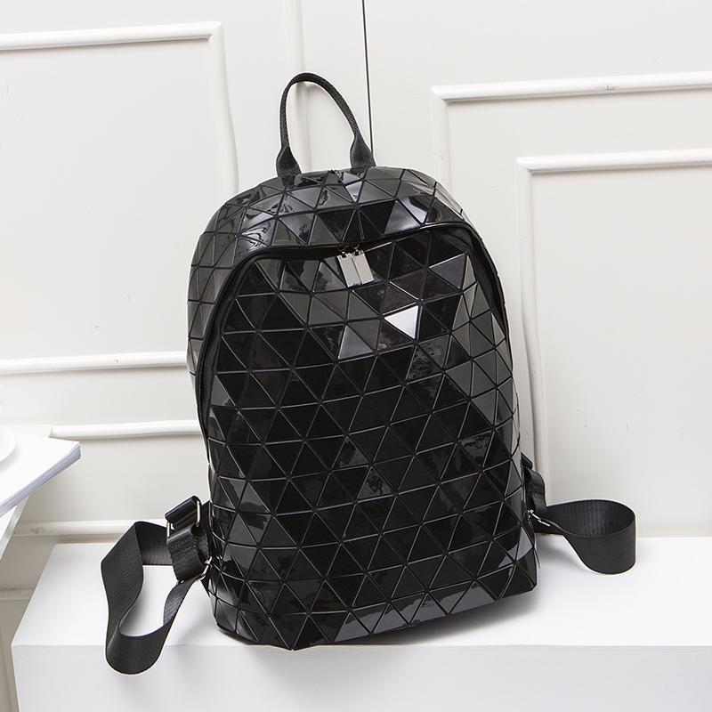 Mochila luminosa a laser geométrica feminina em PU com grade de diamantes da moda_voghion.com