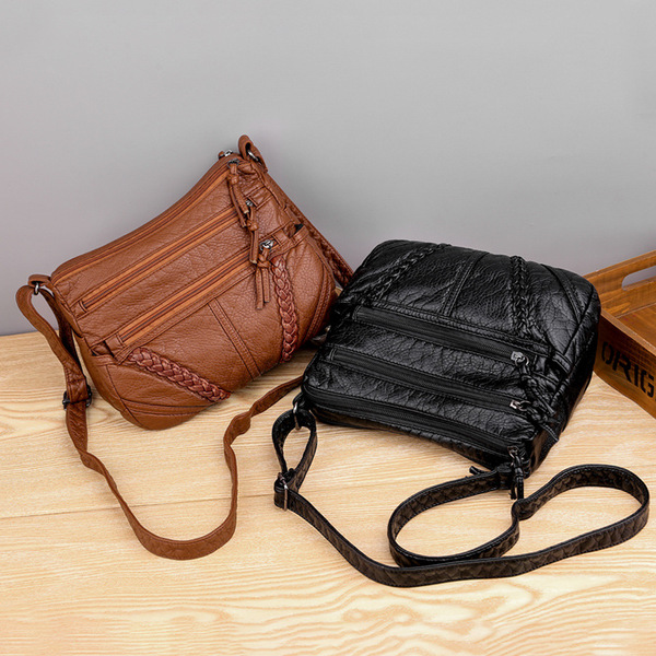 fashionable capacious shoulder bag