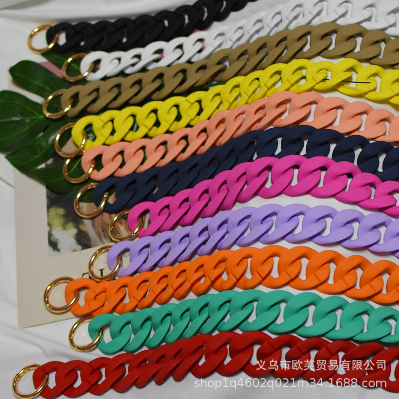 Acrylic chain, resin chain, frosted matte finish, European and American style trendy women's bag chain.