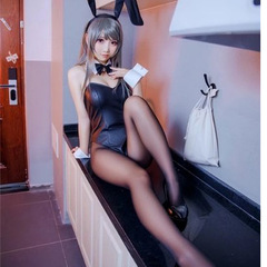 The youth of the pig head will not dream of the bunny girl student sister Ayami Sakurashima in bunny girl cosplay. 