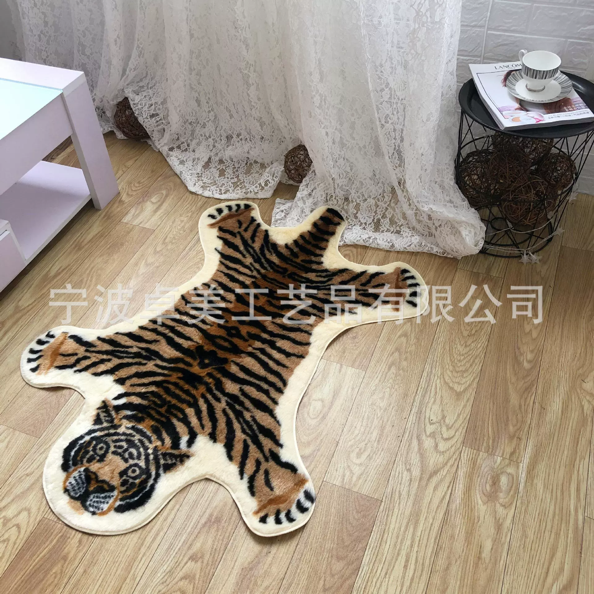 «[Zhuomei] The whole imitation animal print tiger pattern carpet is used for warm decoration in the living room, bedroom and children's room.»
