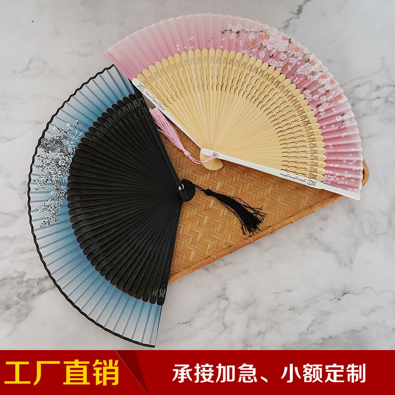Venta al por mayor de bambú mango superficie de seda estilo chino ventilador plegable estilo japonés hanfu estilo antiguo ventilador estilo japonés ventilador plegable portátil