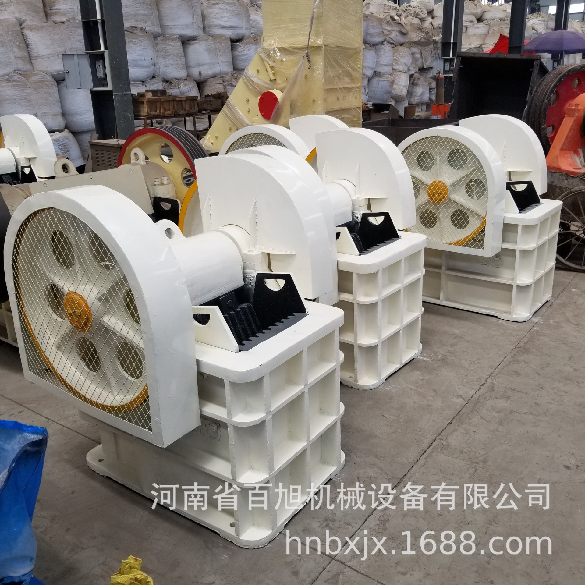 混凝土水泥块鄂式粉碎机 铁矿石小型碎石机石头颚式破碎机