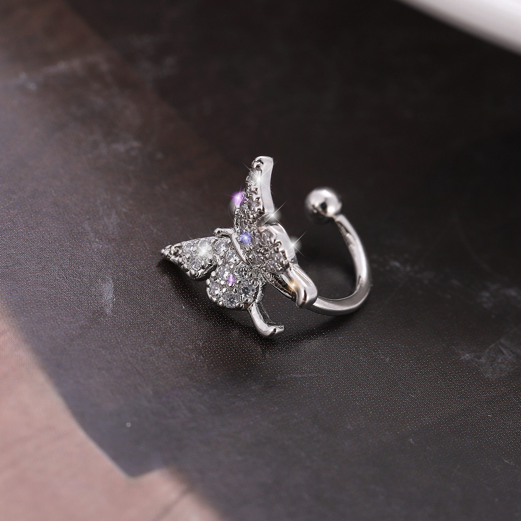 Nuevo estilo de la mariposa de moda oído espárragos oído clip de hadas Mori Super hadas earless ZIRCON oído clip de hueso para las mujeres