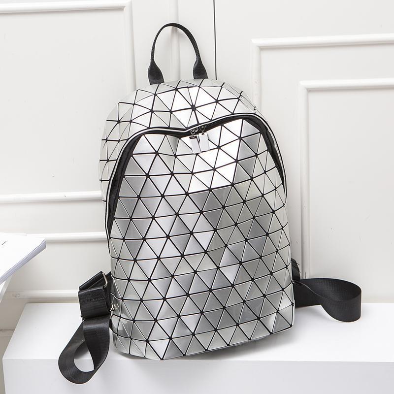 Mochila luminosa a laser geométrica feminina em PU com grade de diamantes da moda_voghion.com