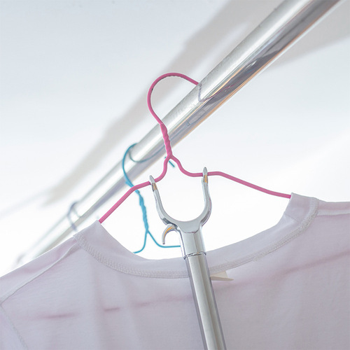 Wholesale Nordic extensible clothes hanger for distribution. Clothes hanger zinc alloy fork head. New style clothes hanger extensible clothes hanger 
