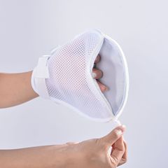 手部約束手套批發 防拔管約束固定手套成人網面約束手套