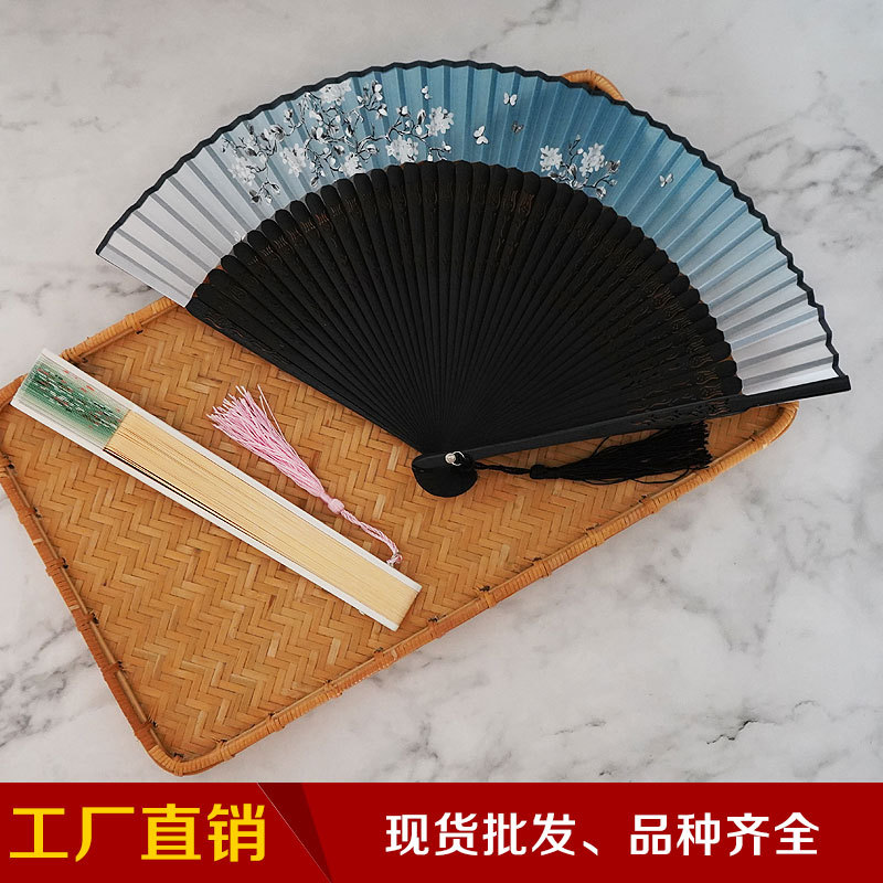 Venta al por mayor de bambú mango superficie de seda estilo chino ventilador plegable estilo japonés hanfu estilo antiguo ventilador estilo japonés ventilador plegable portátil