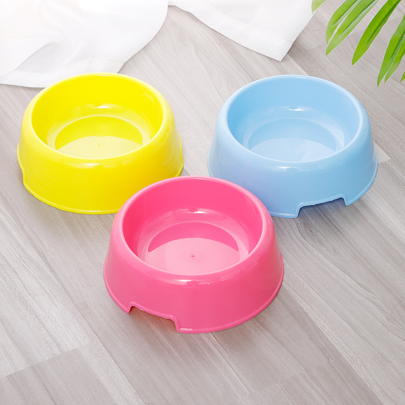 Tazón de plástico para mascotas personalizado color caramelo al por mayor tazón redondo para gatos para perros bolos de agua para perros alimentadores de gatos para perros tazón de comida para perros