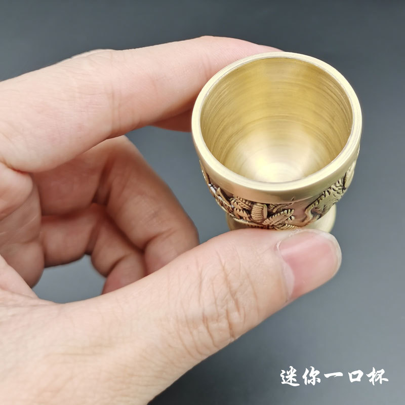 Suministro directo de fábrica estilo antiguo vidrio de vino blanco una taza vintage bronce elefante espíritus taza creativa pequeña taza de vino 10ml