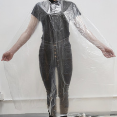 Disposable hairdressing cloth can be customized to larger size. Perming and dyeing tools, hairdressing tools, plastic 1.3*1.6 disposable cloth.