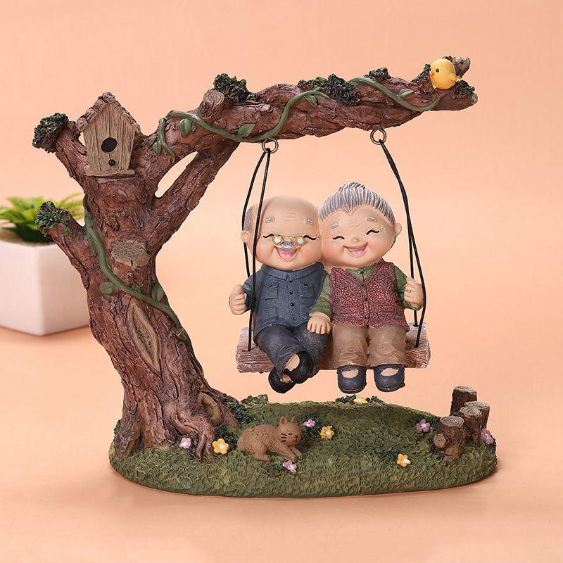 Resin Figurines of Elderly Couple, Home Decoration Gift for Husband, Couple, Handmade