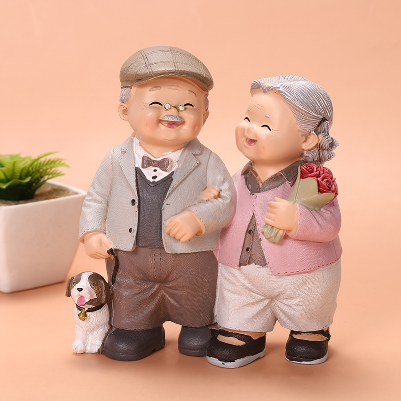 Love Accompanying Chinese-Style Resin Crafts, Birthday Gifts for Lovers and Couples, Living Room Wine Cabinet Decoration, Commemorative Retro