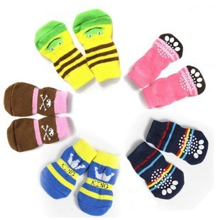 Утолщенные носки для домашних животных Носки для собак Нескользящие грязеотталкивающий дизайн Нескользящие вязаные носки из чистого хлопка VIP-носки