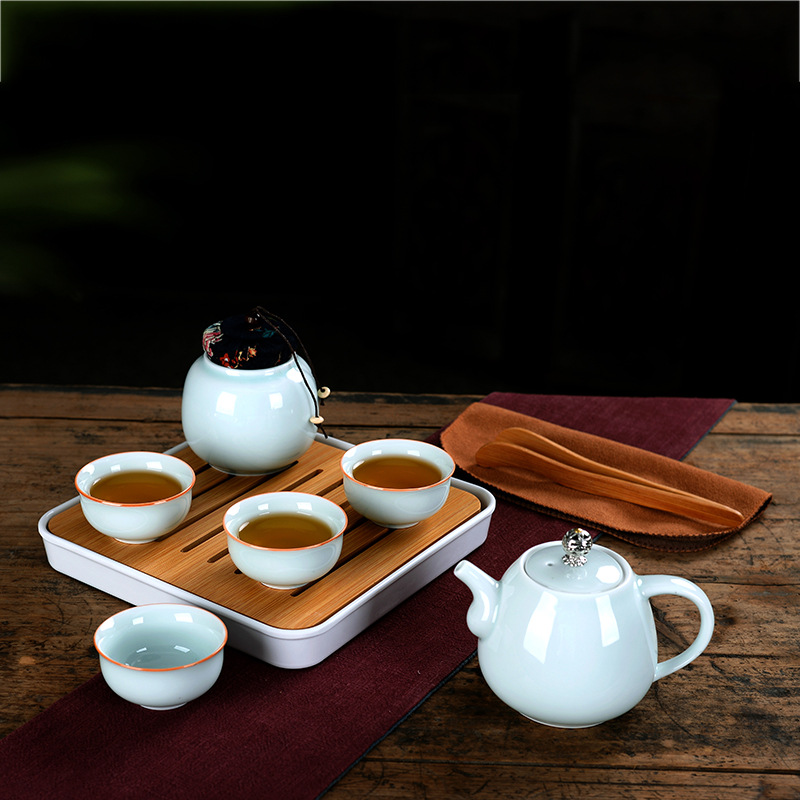 Tea set for traveling