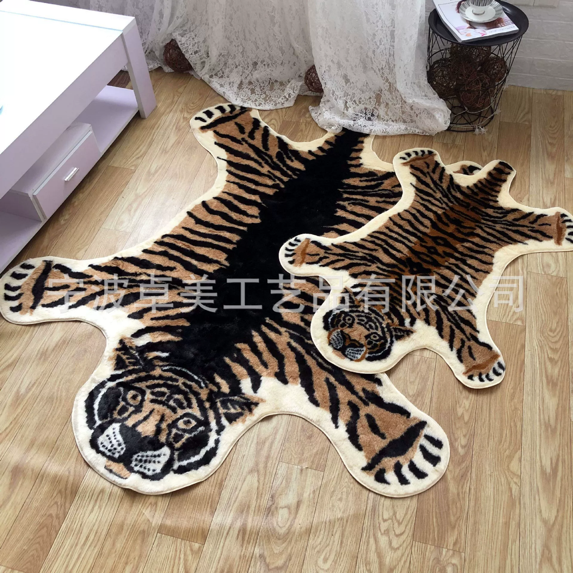 «[Zhuomei] The whole imitation animal print tiger pattern carpet is used for warm decoration in the living room, bedroom and children's room.»