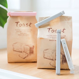 衣架;收纳盒;垃圾袋