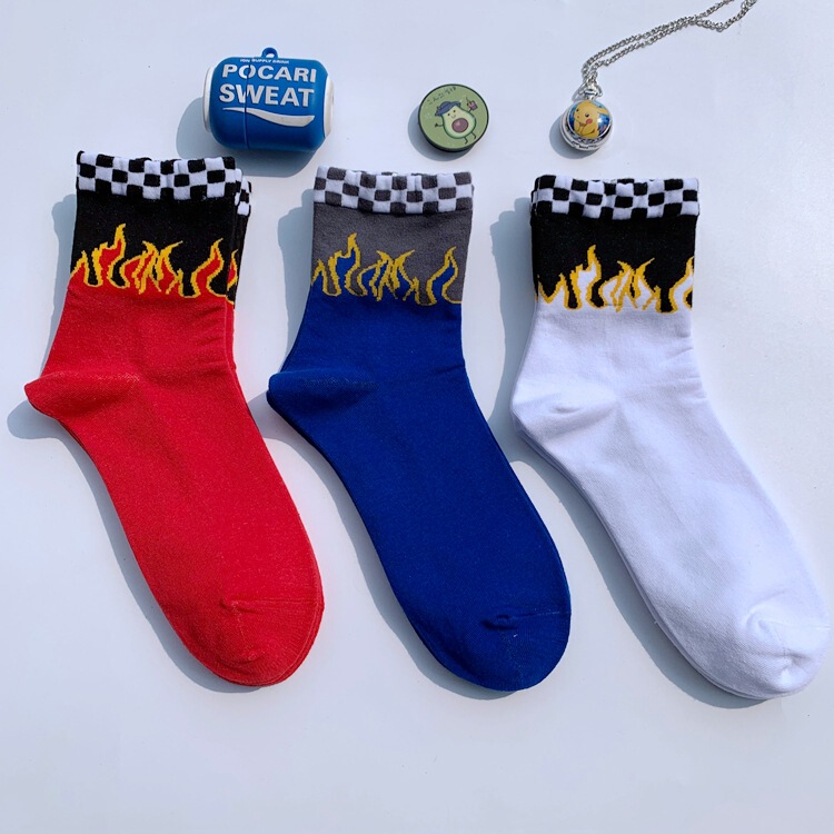 Men's and women's socks autumn and winter fashionable socks flame Plaid letter cotton mid-calf socks Street Hong Kong style sports socks factory wholesale