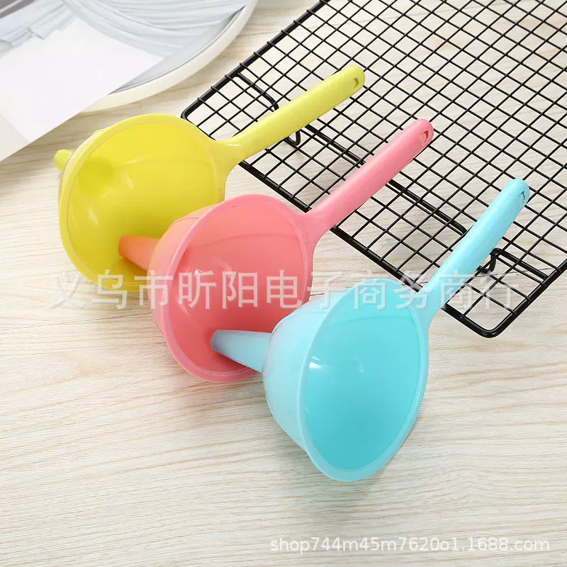 Магазин на 1 юань с ручкой, воронка, красочная воронка для утечки масла, пластиковая воронка для утечки вина с ручкой, поставка магазина воронки