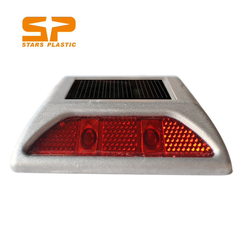 ̫���ܵ��������������⾯ʾͻ��·��˫�淢��LED�����ƾ��ÿ�