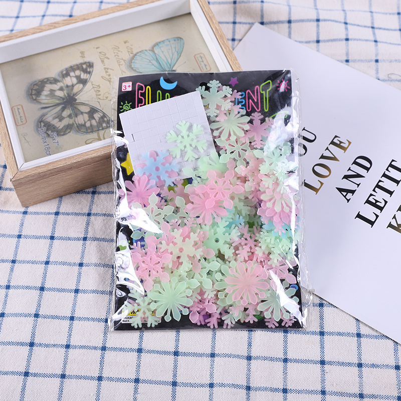 夜光雪花墙贴多彩圣诞节荧光贴纸卧室儿童房创意布置3d立体自粘