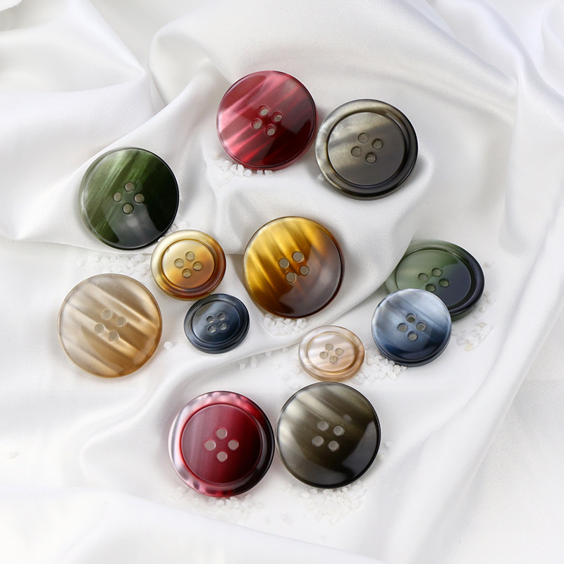 Spot manufacturers supply resin pearlescent coat trench coat sweater sweater button button button clothing clothing button